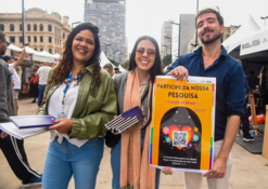 Pesquisa do MDS fortalece diálogo com população LGBTQIA+ em feira de diversidade